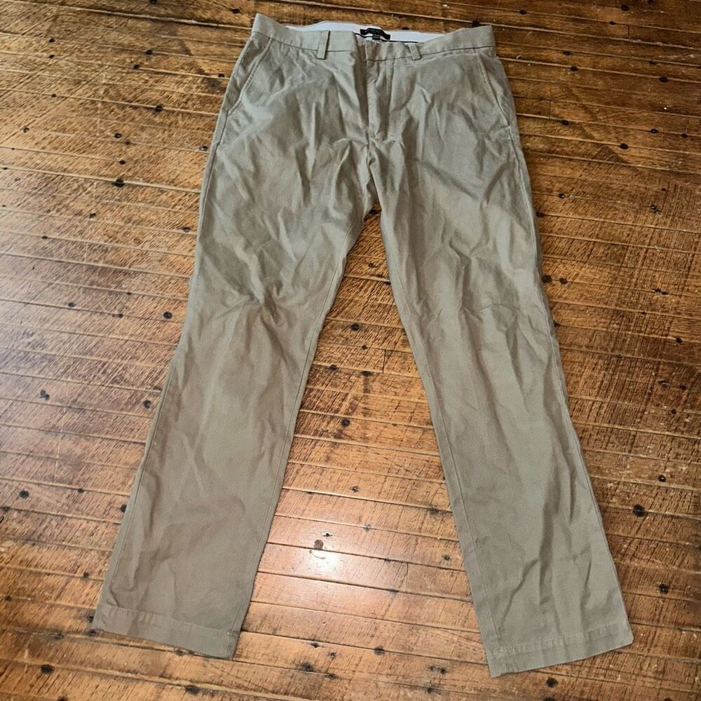 Banana Republic business casual Aiden flat front 34 chino pants